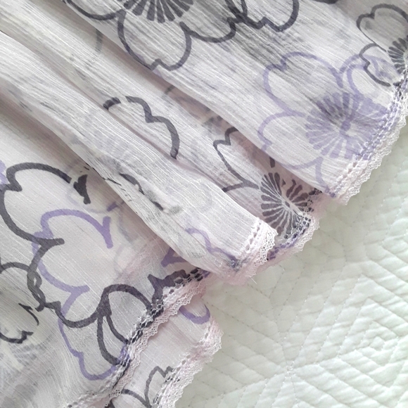 Beautifully Detailed Silk Skirt - Picture 7 of 7